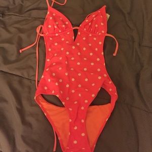 Women's bathing suit
