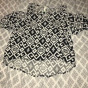 BLACK AND WHITE TOP WITH DESIGNS & OPEN SHOULDERS