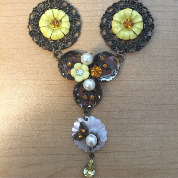 Debenhams statement necklace