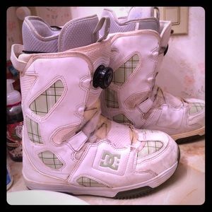 D.C. BOA technology women's snowboard boots size 9