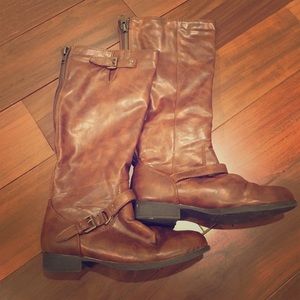 Brown/Tan boots