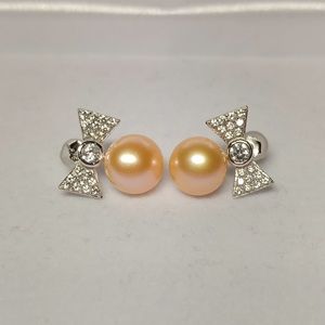 NWOT Silver Pearls Earrings