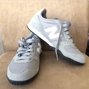 New Balance 402 sneakers