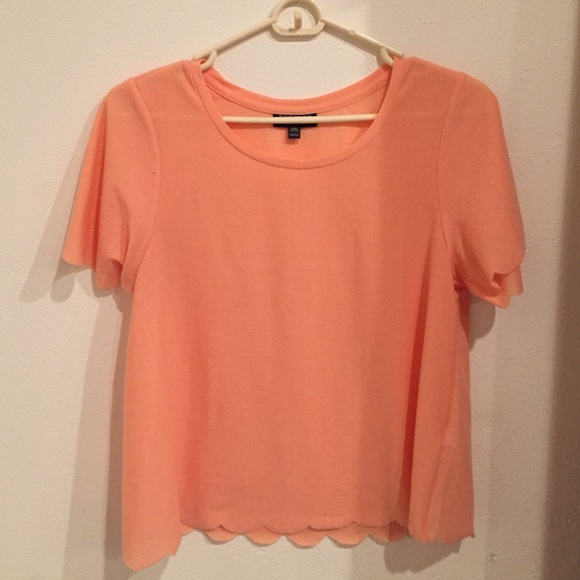 Topshop scallop tee - size 6