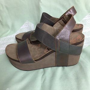 OTBT Bushnell Pewter Wedge Platform Sandals