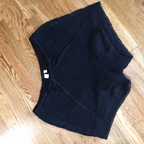 Anthropologie lace shorts
