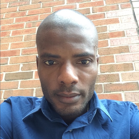 Meet your Posher, Mobolaji - Picture 1 of 1