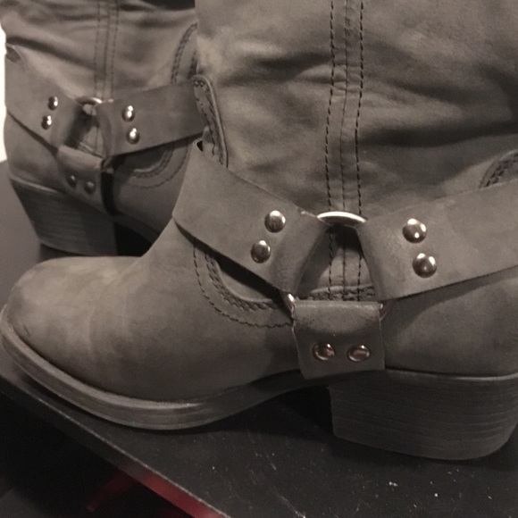 Grey Mid-boots