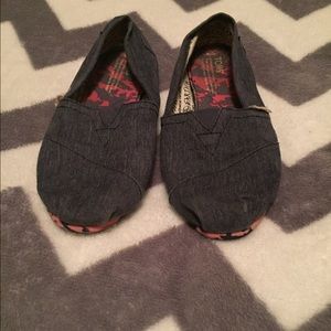 Toms