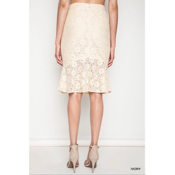 Umgee Skirt Ivory Lace Pencil Knee Length Straight - Picture 3 of 4
