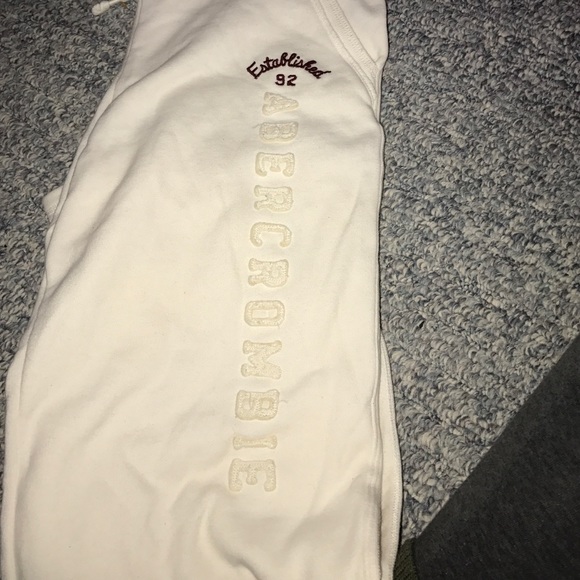 Abercrombie and fitch sweatpants with pockets.