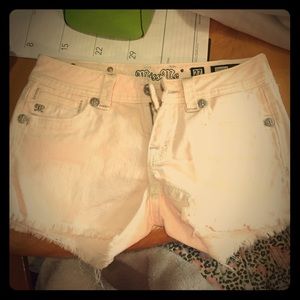 Light pink Miss Me denim shorts w/wings on pockets