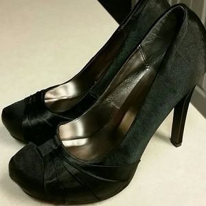 Charlotte Russe size 8 black heels 4 1/2 in heel