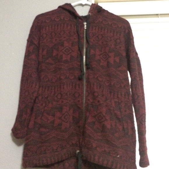 NEVER WORN AE HEAVY TRIBAL SWEATSHIRT - Picture 1 of 2