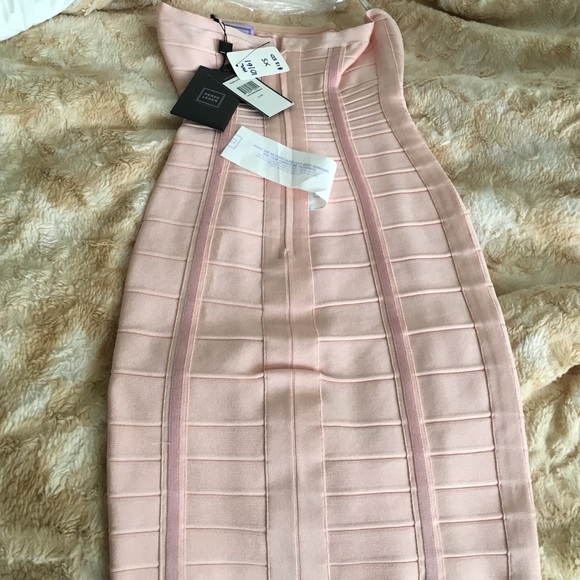 Brand New, 100% Authentic Strapless Herve Leger - Picture 2 of 4