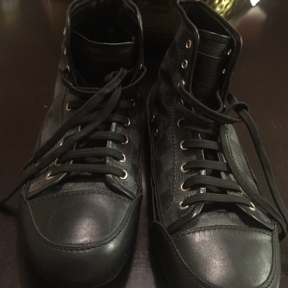 Authentic Louis Vuitton sneakers size 9