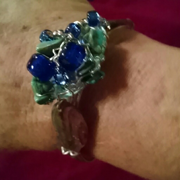 Turquoise and Abalone Wire Wrap Bracelet - Picture 4 of 4