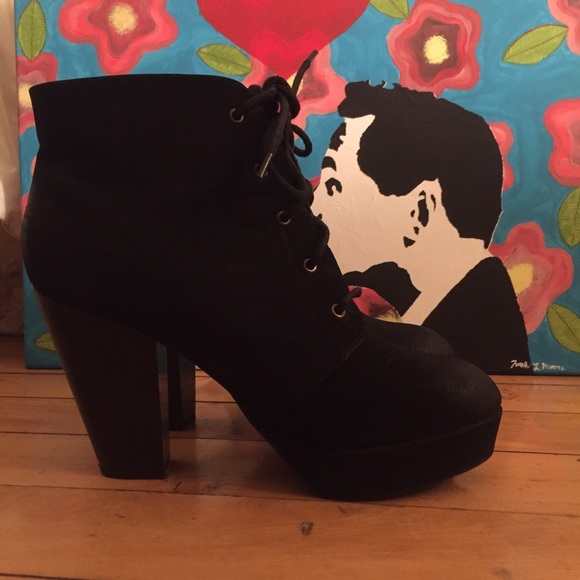 🔴SOLD🔴 Platform Lace Up Boots