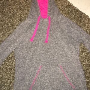 Pullover grey hoodie