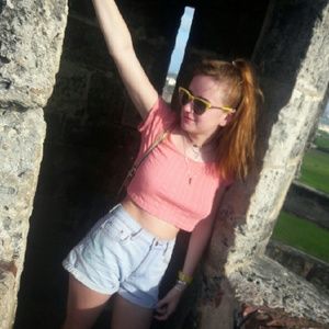 Meet your Posher, Lauren