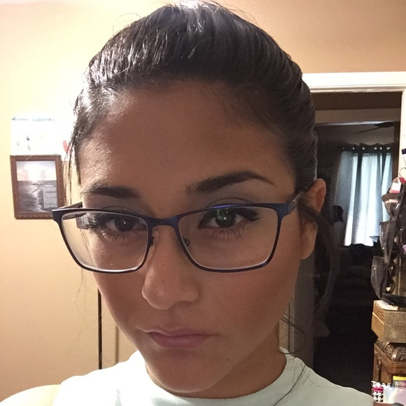 Meet your Posher, Bianca - Picture 1 of 1