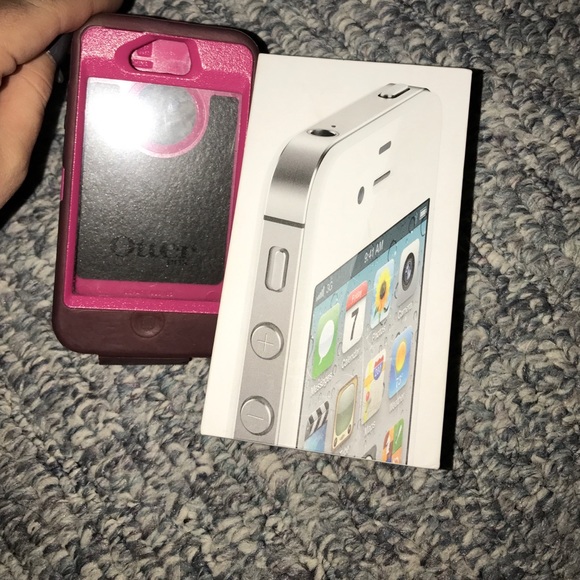 Otterbox for iPhone 4 or 4s// iPhone 4S for sale !