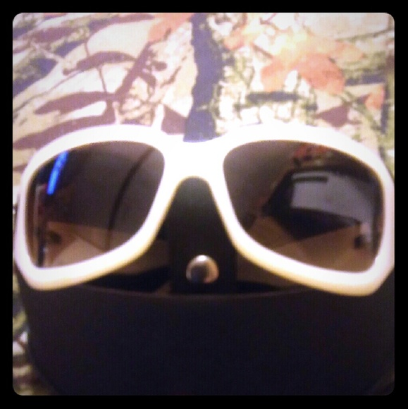 Oliver peoples sunglasses