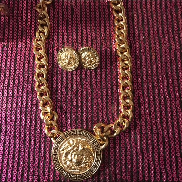 Gold necklace and earring set