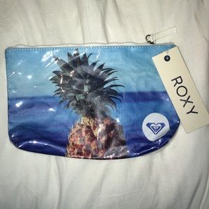 Roxy Pineapple Makeup Bag