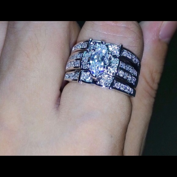 🎉3 Ring Wedding Set🎉 - Picture 2 of 3