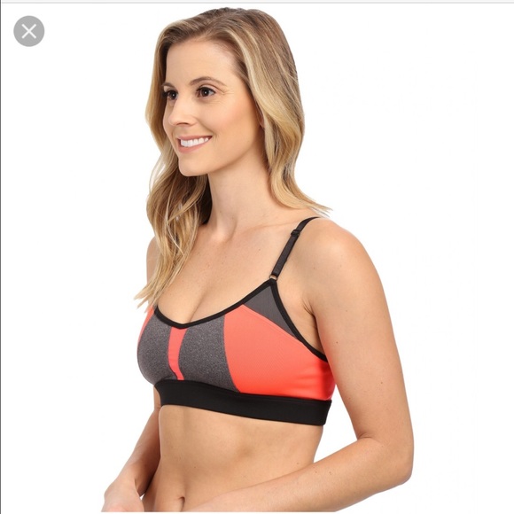 Alo yoga -trace sport  bra, S