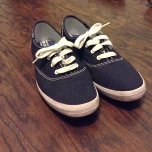 Dark blue keds