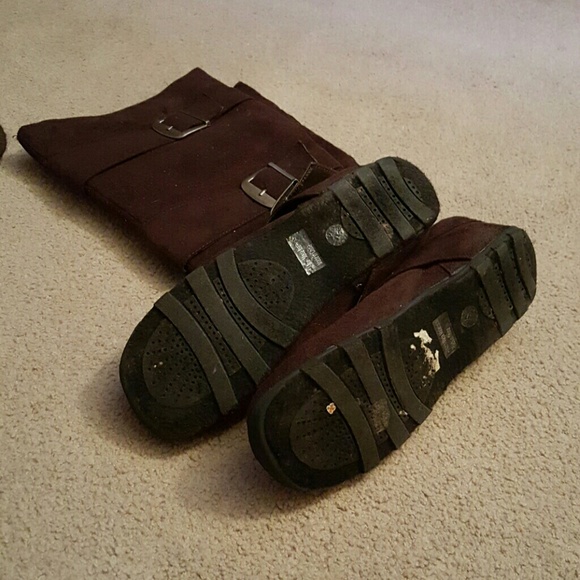 Flat buckled boots - Picture 3 of 4