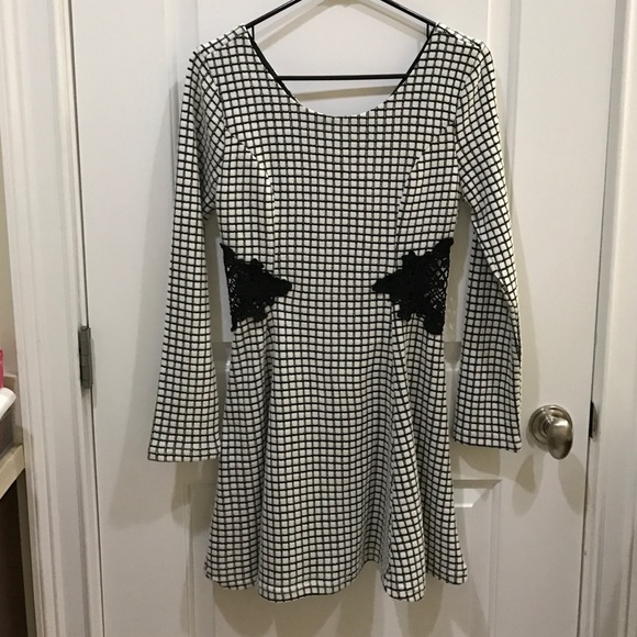 Akira red label black and white  long sleeve dress
