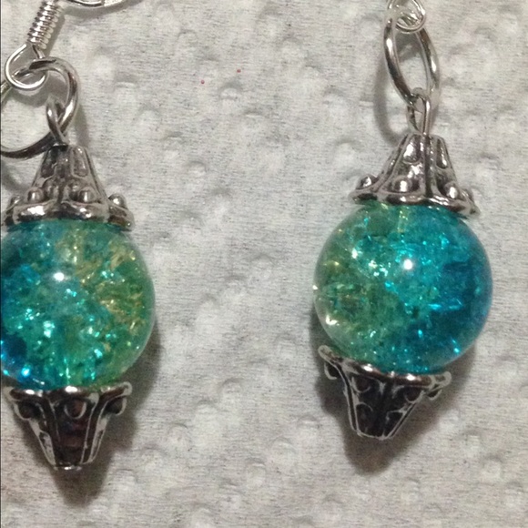 🎉HP 4/27🎉 Blue and Green Sparkly Glass Earrings - Picture 3 of 3