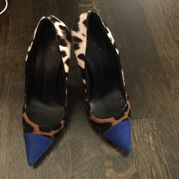 Multi color pony hair pumps