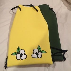 Set of 2 triangl beach bags