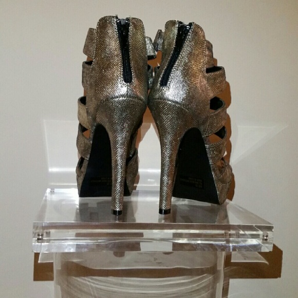 *REPTILE PLATFORM HEELS!* - Picture 3 of 3