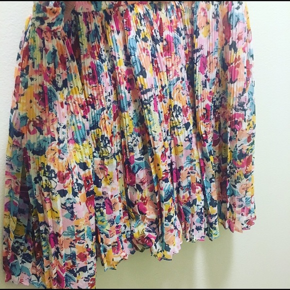 Flouncy floral BCBGeneration skirt