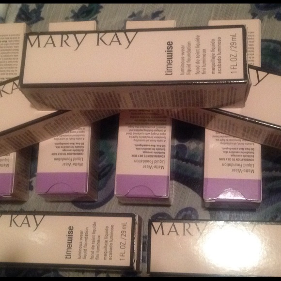 Mary Kay Timewise liquid foundation NIB never used