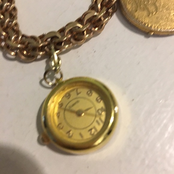 Vintage gold filled charm bracelet. - Picture 3 of 8