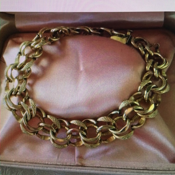 Vintage gold filled charm bracelet. - Picture 7 of 8