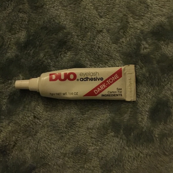 Eyelash glue