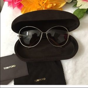 Tom Ford Accessories - โจโจTOM FORD oversized Penelope style authentic Tom Ford Accessories - โจโจTOM FORD oversized Penelope style authentic