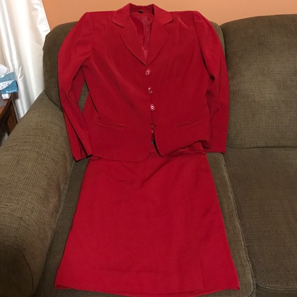 Women's Skirt Suit