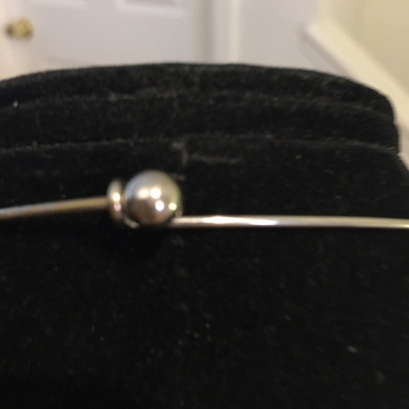 Sand dollar necklace on wire - Picture 4 of 4