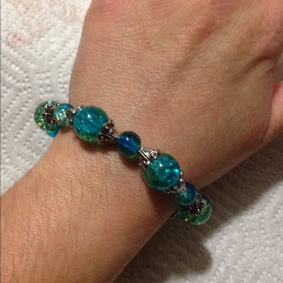 Blue and Green Glass Bead Elastic Bracelet - Picture 3 of 3