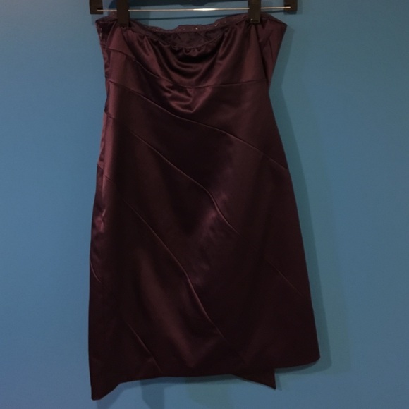 The limited strapless formal dress - Picture 4 of 5
