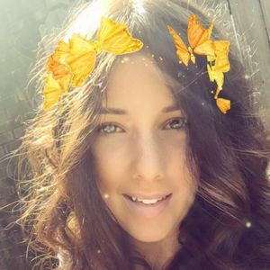 Meet your Posher, Danielle