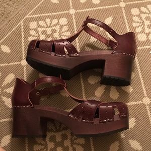 Swedish Hasbeens brown Mary Jane clogs